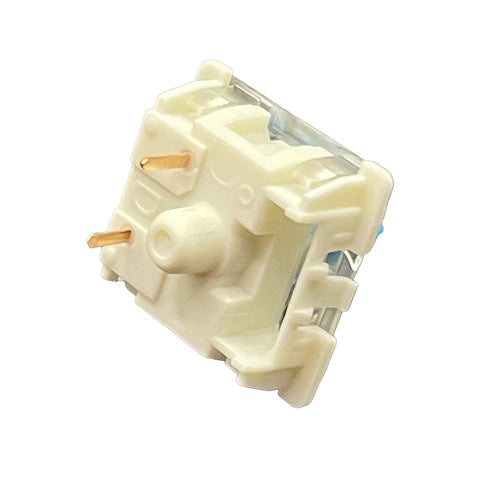 Onderkant van een Gateron KS-9 Blue Switch met twee koperkleurige pinnen